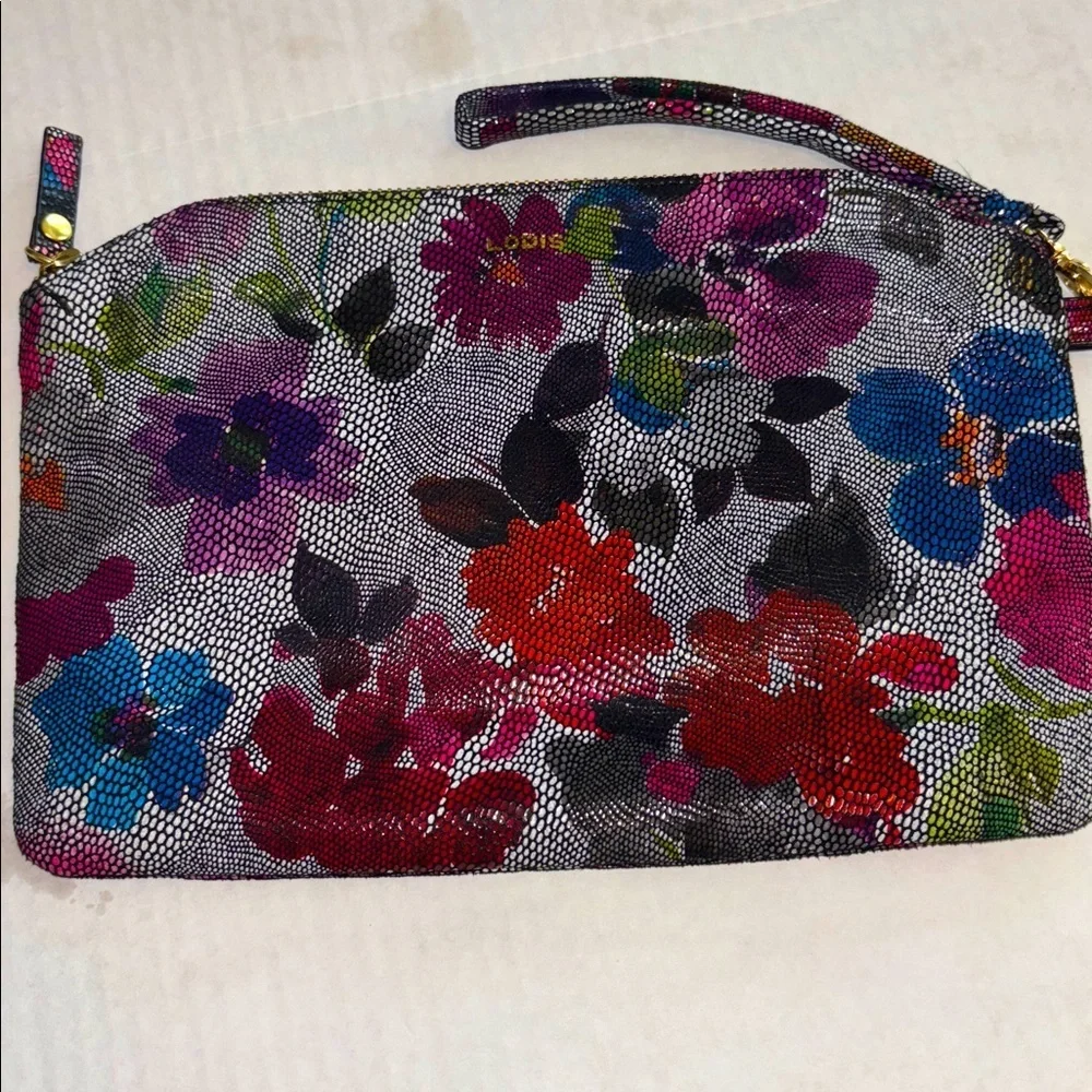 LODIS BRAND FLORAL LEATHER WRISTLET SOFT LEATHER GOLD HARDWARE ZIP CLOSURE